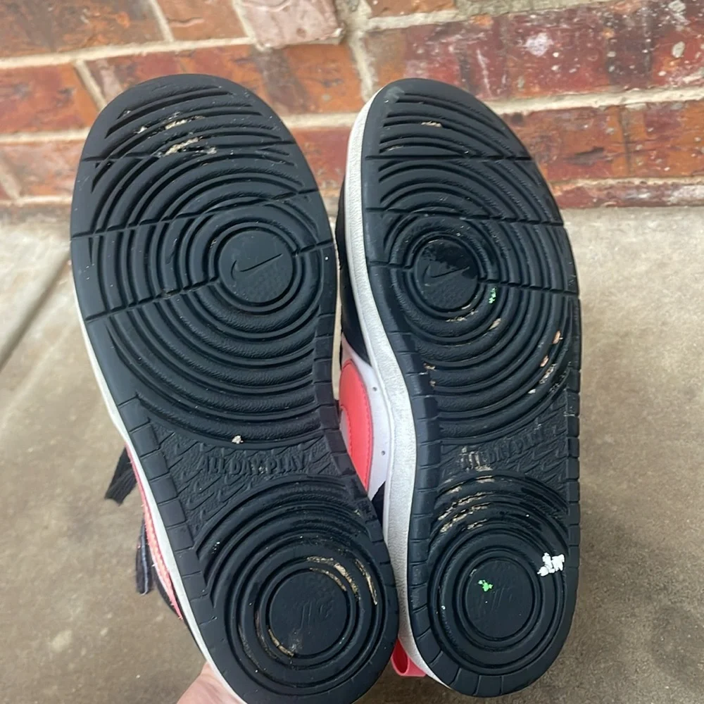 Nike court Borough Sneakers! Youth 3.5